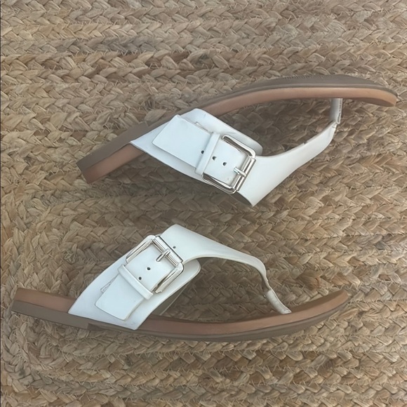 White Vegan Thong Sandals with Buckle - Picture 2 of 3